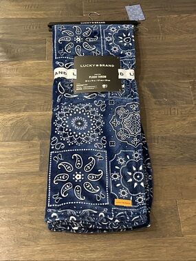 Lucky Brand Plush Throw Blanket new blue 50”x70”